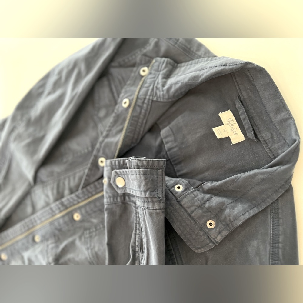 Lightweight jacket - Picture 3 of 7